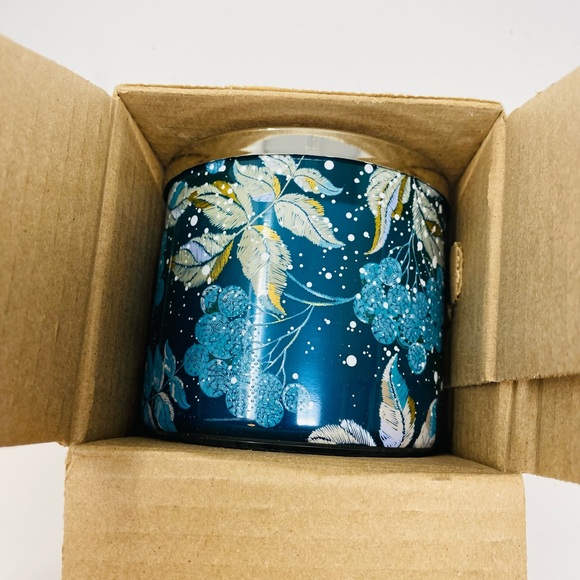 NWT Bath & Body Works Cocoa-Roasted Chestnuts 3-wick Candle 14.5 oz/60 hour burn - Picture 2 of 8